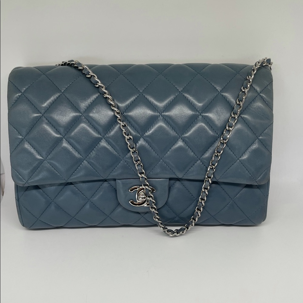 🖤🖤🖤Chanel Timeless Clutch with Chain Flap Bag🖤🖤🖤